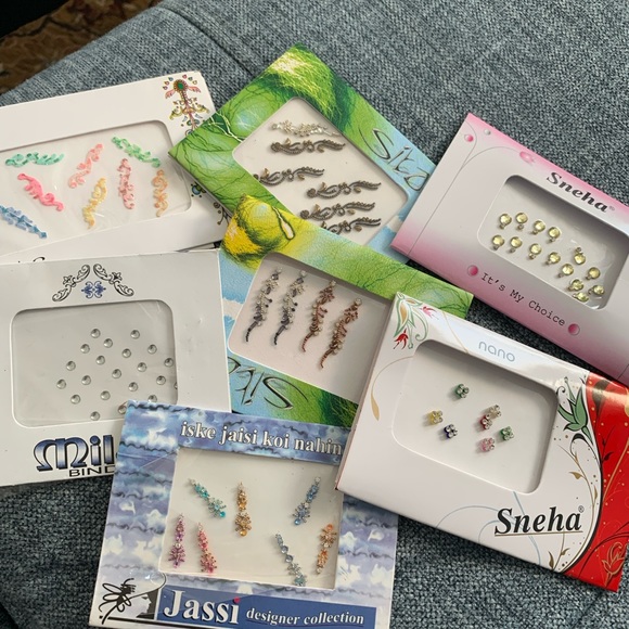 Colourful Indian Bindis - Picture 2 of 3